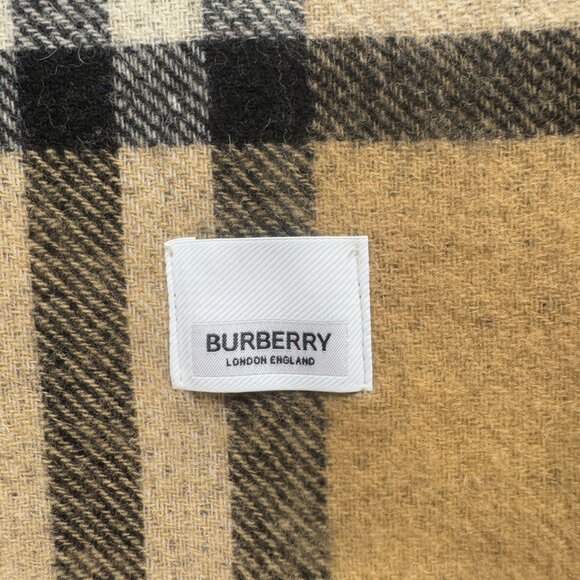 Burberry scarf double-sided shawl - Picture 7 of 9